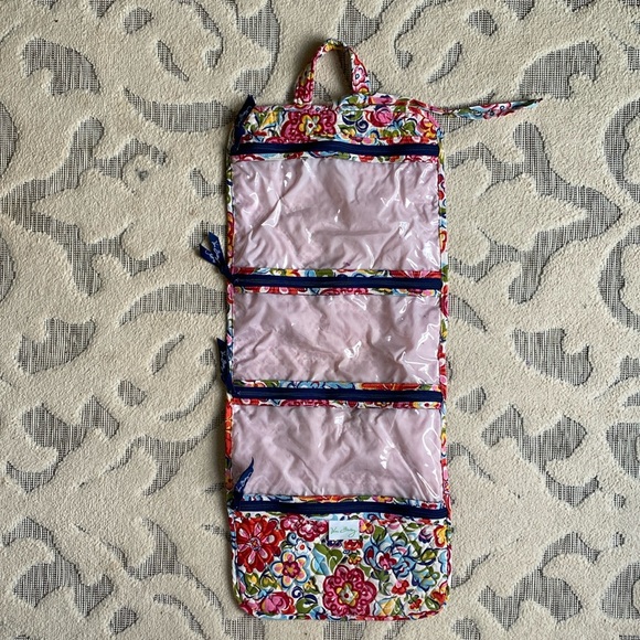 VERA BRADLEY | HOPE GARDEN HANGING TOILETRY BAG - Picture 2 of 6